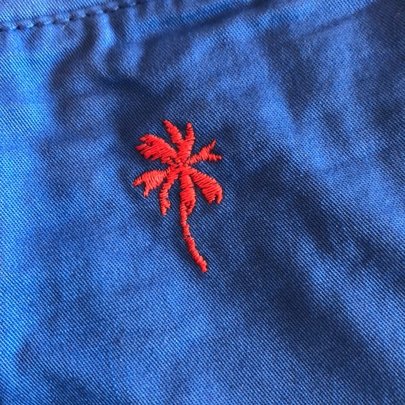 Old Navy chino shorts with palm trees - Picture 4 of 4
